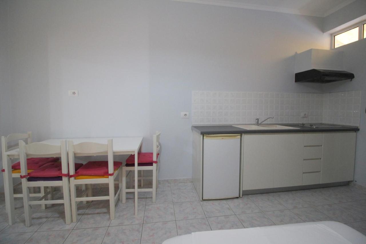 Murati Suites ساراندا المظهر الخارجي الصورة
